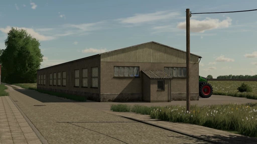 TRACTOR HALL