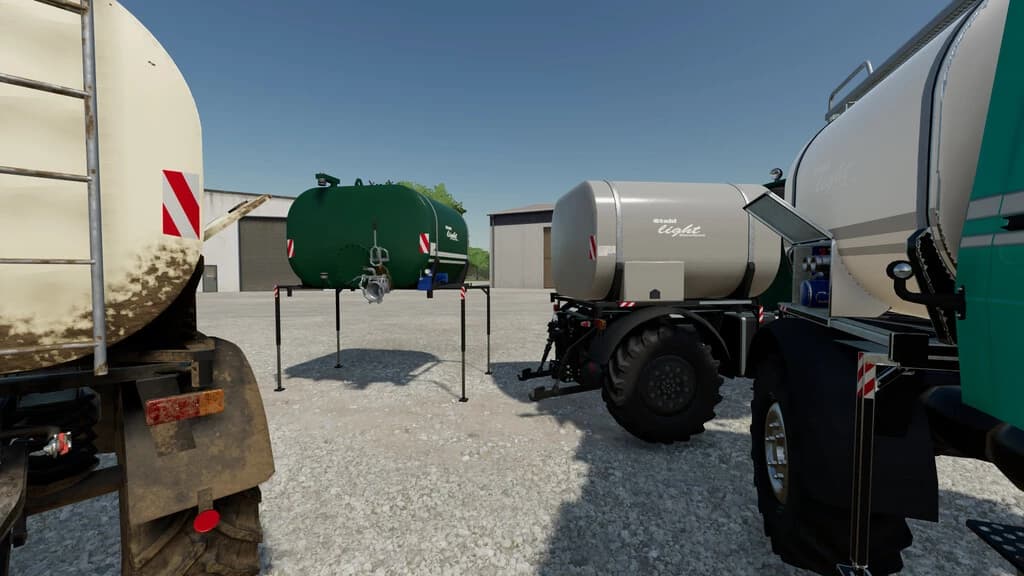 UNIMOG BUILD UP TANKS 3