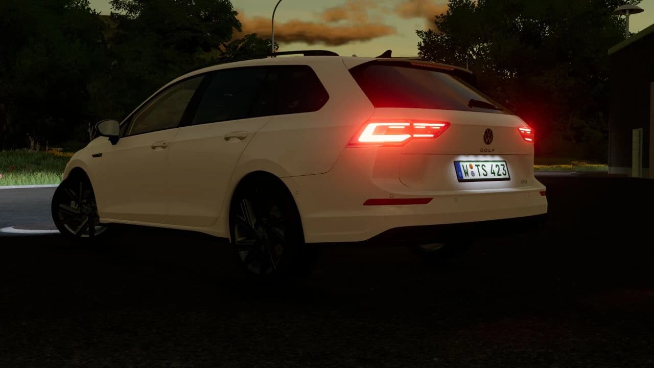 VOLKSWAGEN GOLF 8 R VARIANT 4