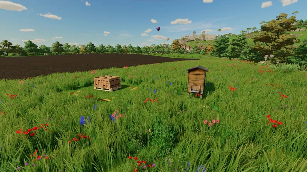 WOODEN HIVE FOR BEES