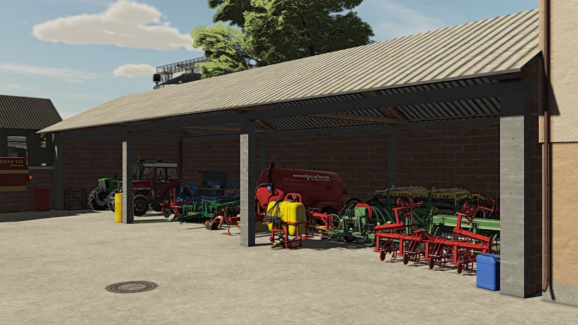 Small Serbian brick shed 4