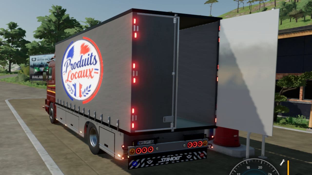 Scania 143 with tarpaulin 2