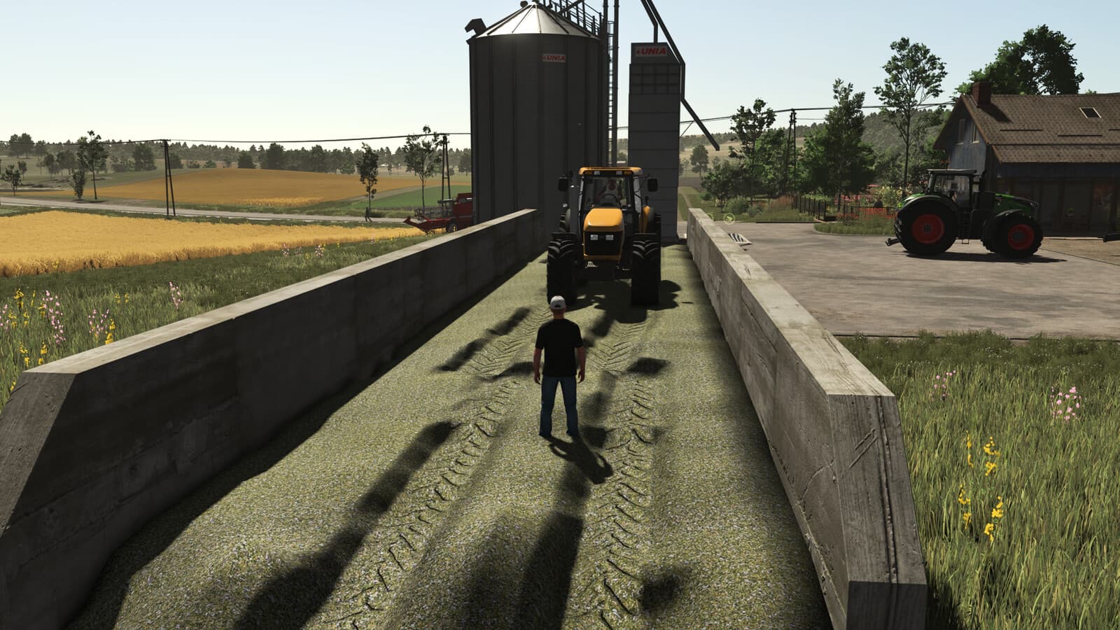 Helper Silage Compacting 2