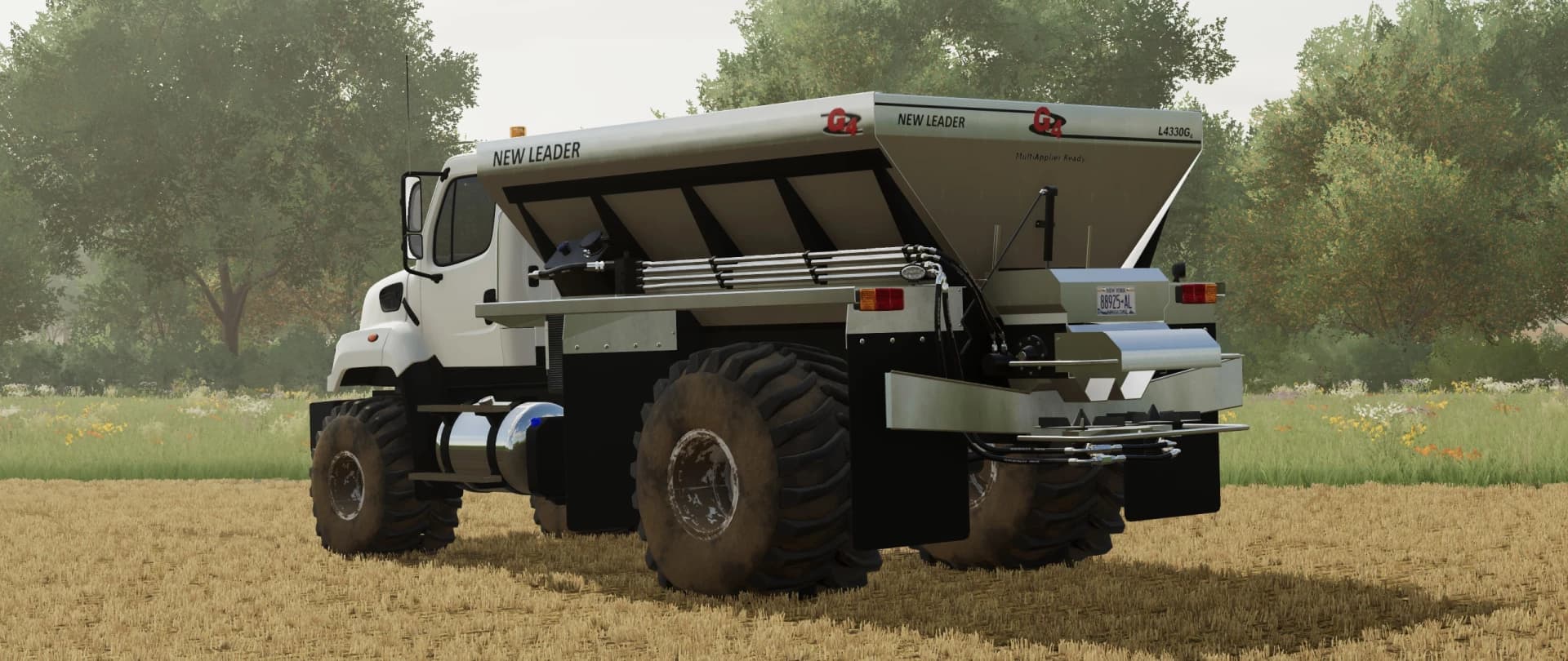 FREIGHTLINER 108SD WITH NEW LEADER L4330G4 LIME / FERTILIZER SPREADER