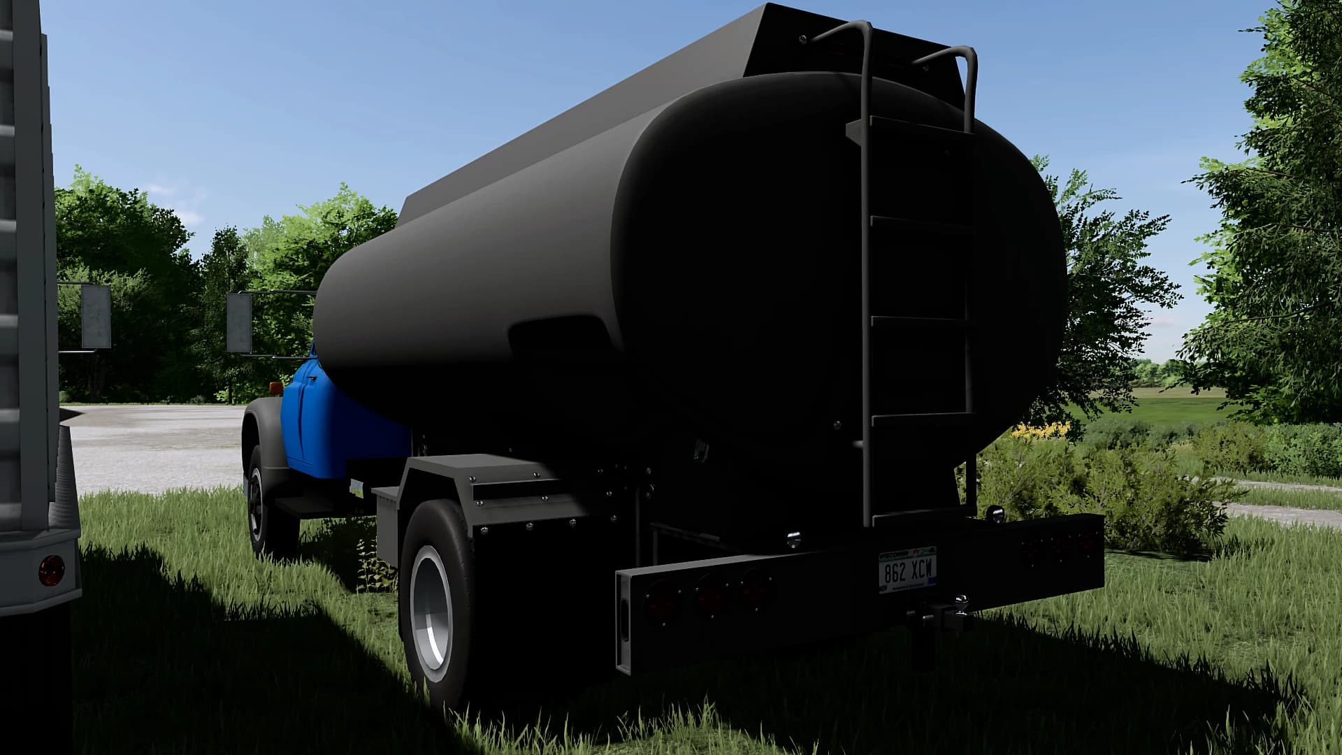 INTERNATIONAL LOADSTAR 1600 TANKER