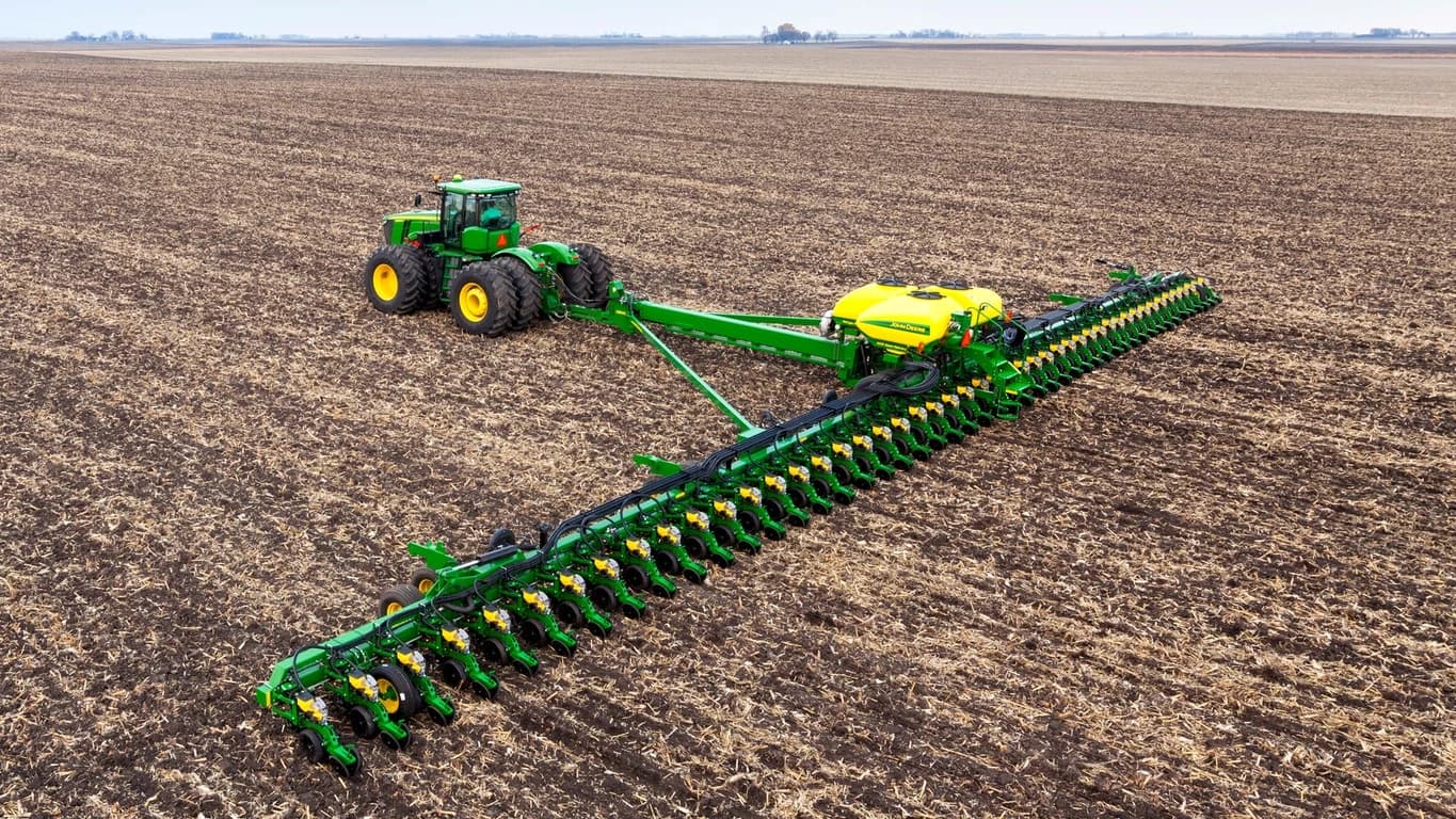 JOHN DEERE DB120 SOWER PLANTER