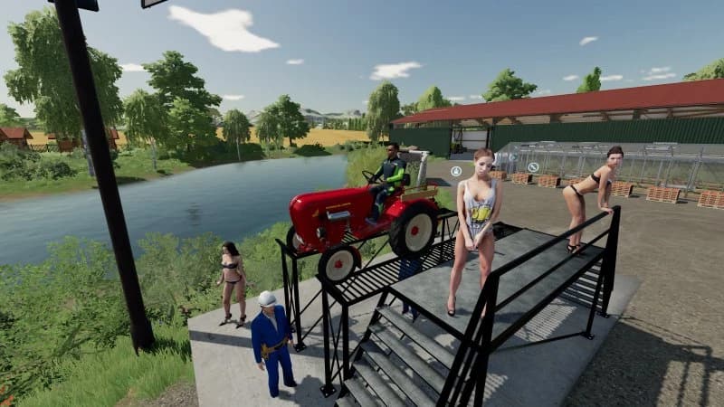 LARGE SERVICE RAMP WITH BALCONY
