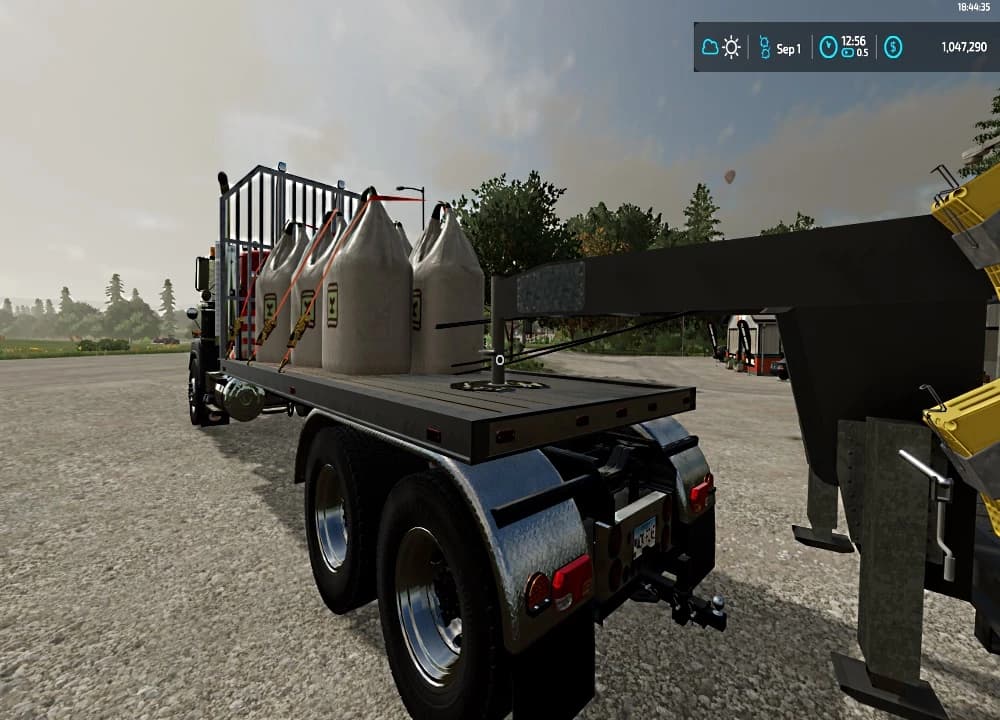 MACK SUPERLINER WITH FLAT BED
