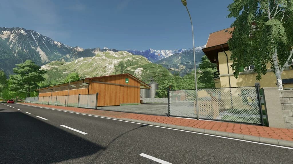 CHAIN LINK FENCE WITH GATES