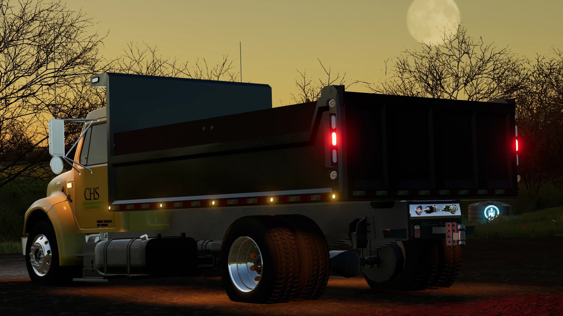 DUMP TRUCK INTERNATIONAL 4900