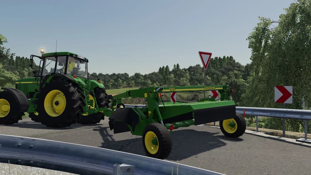 JOHN DEERE 1365 MOWER