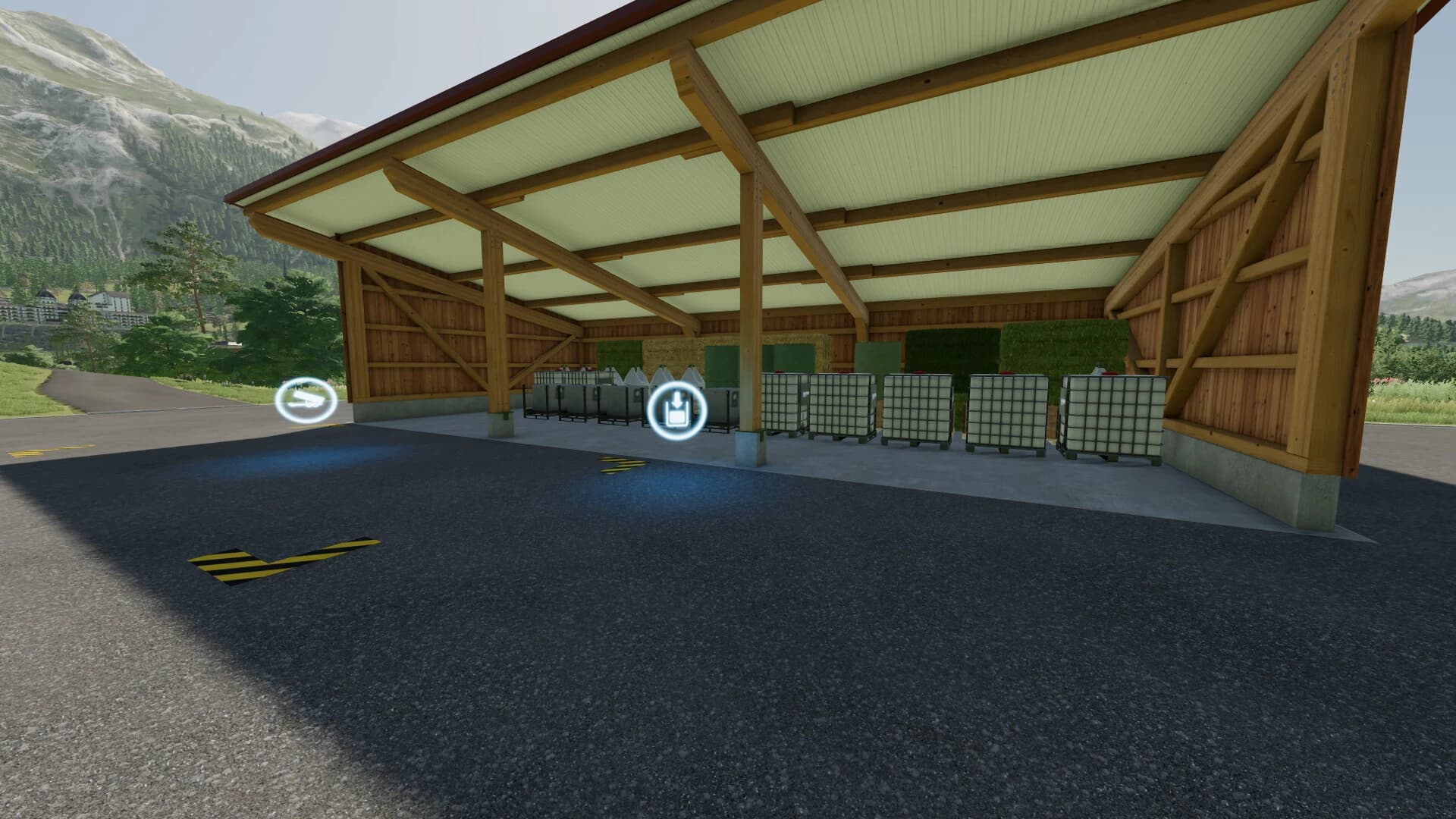 SMALL BALES AND PALLETS WAREHOUSE