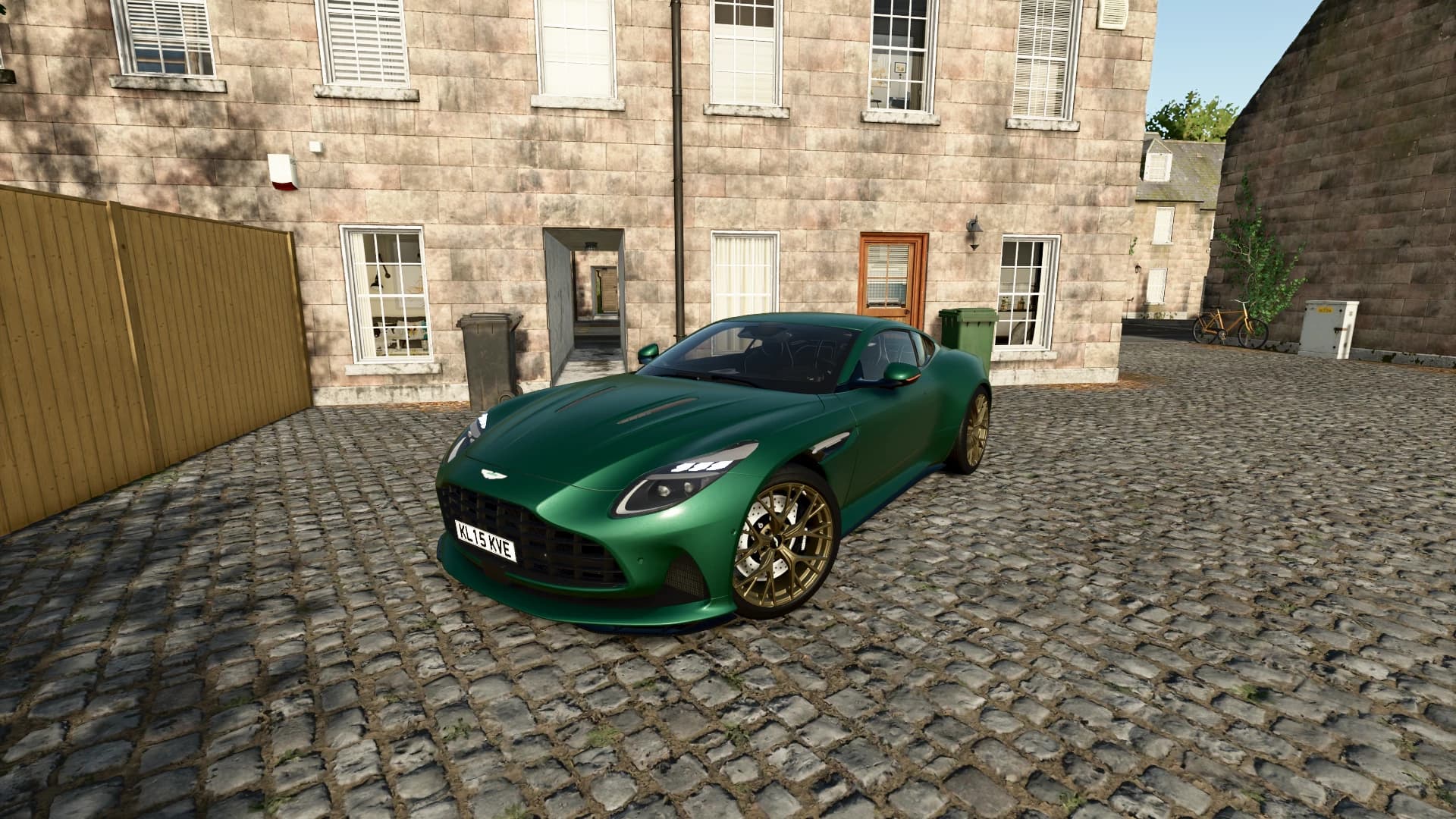 Aston Martin DB12