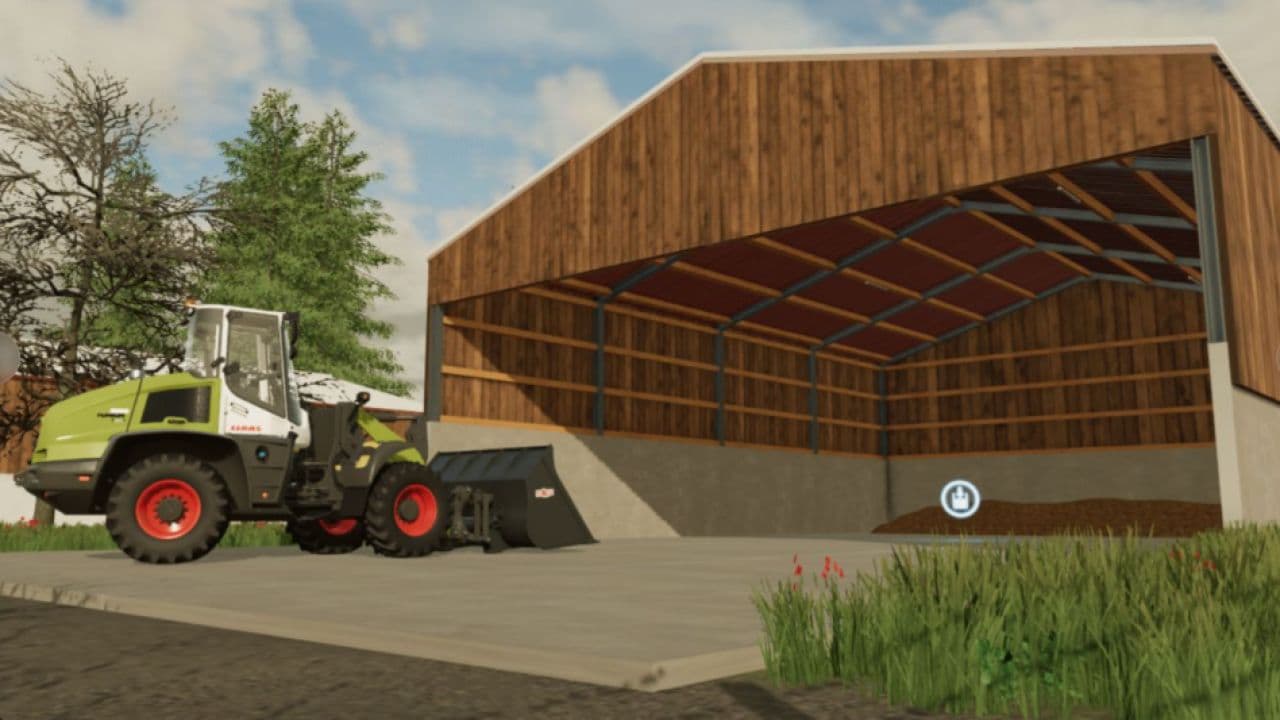 Covered wooden manure storage
